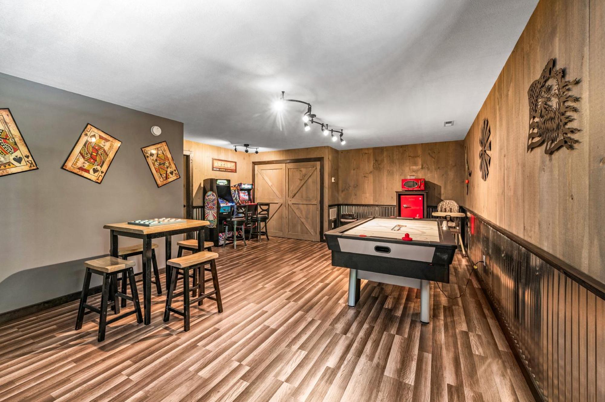 Lil Cabin In The Cove! Mtn Views, Theater, Hot Tub, Games, King Beds, Prime Location! Sevierville Bagian luar foto