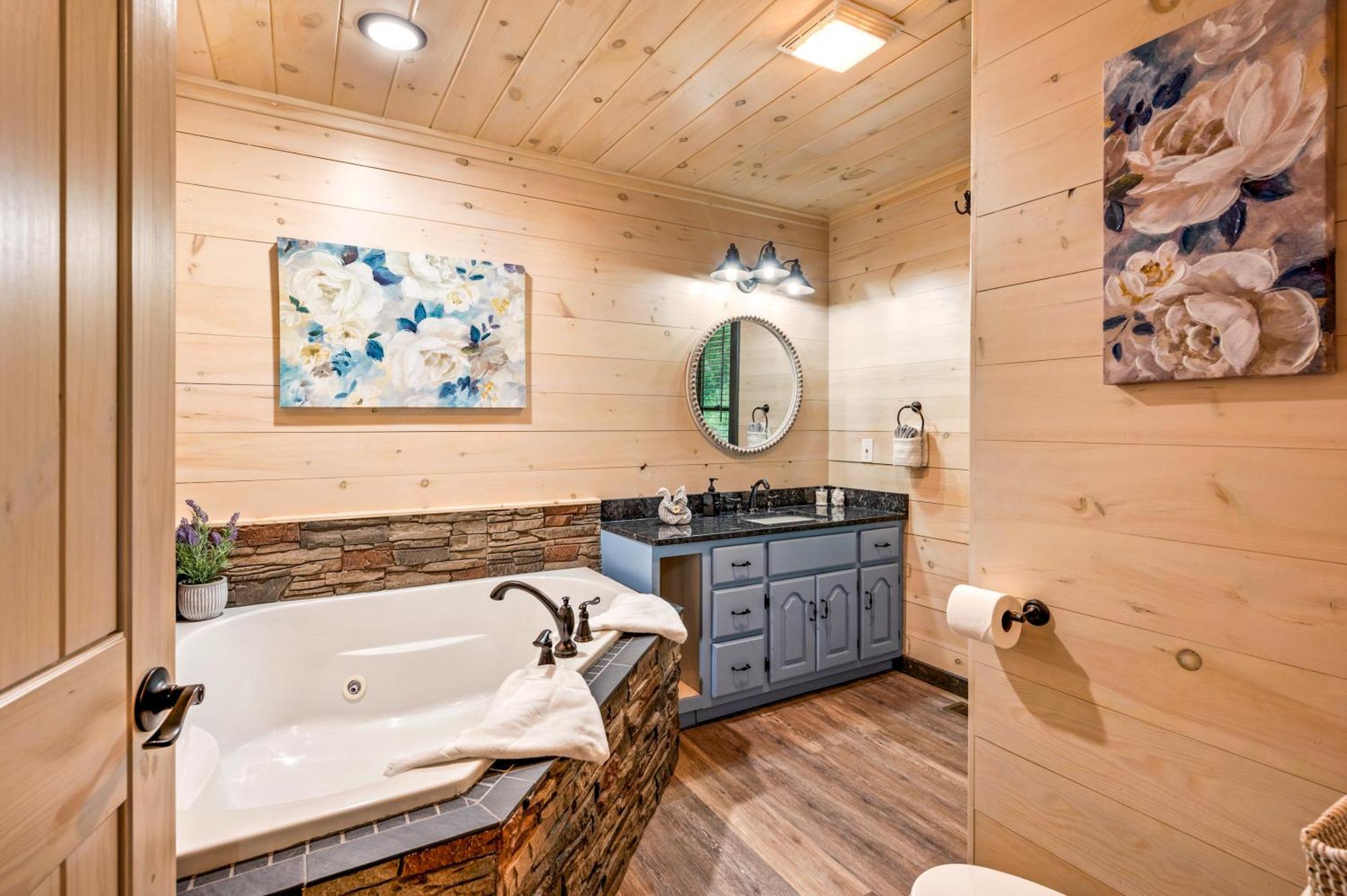 Lil Cabin In The Cove! Mtn Views, Theater, Hot Tub, Games, King Beds, Prime Location! Sevierville Bagian luar foto